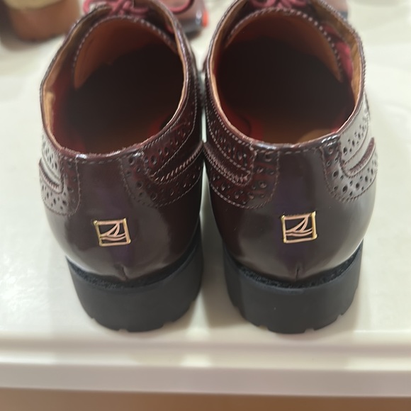 Women’s Sperry shoes - Picture 3 of 8